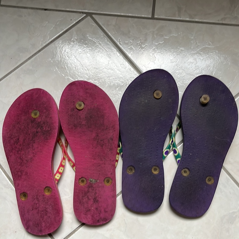 Flip flops, 2 pair of Vera Bradley flips - Picture 2 of 2
